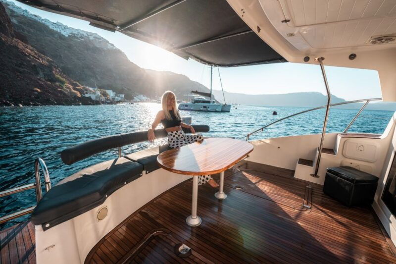 santorini-caldera-private-power-catamaran-cruise