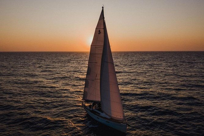 santorini-caldera-private-sailing-boat-cruise