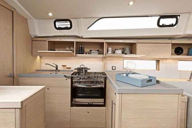 santorini-caldera-private-sailing-boat-cruise-with-beneteau-oceanis-46-1