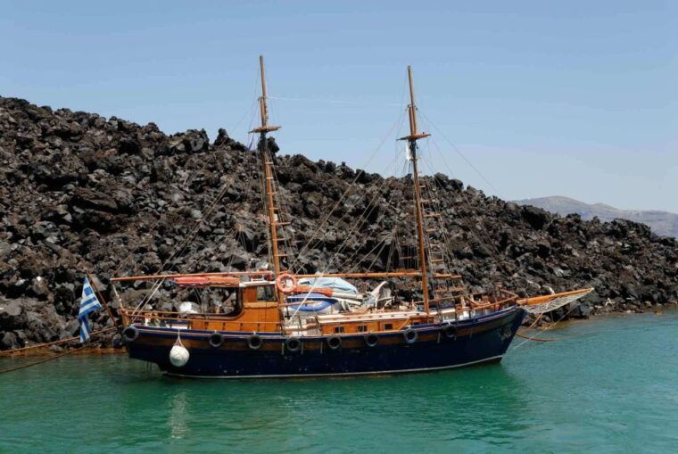 santorini-caldera-sunset-cruise-with-dinner