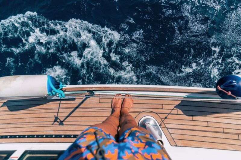 santorini-caldera-sunset-sailing-cruise-with-meal