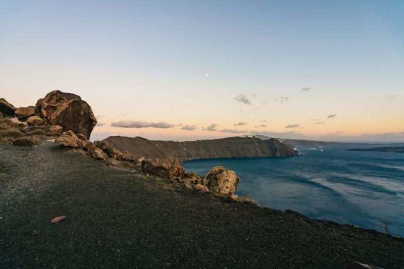 santorini-caldera-trail-guided-hike-and-sunset-viewing