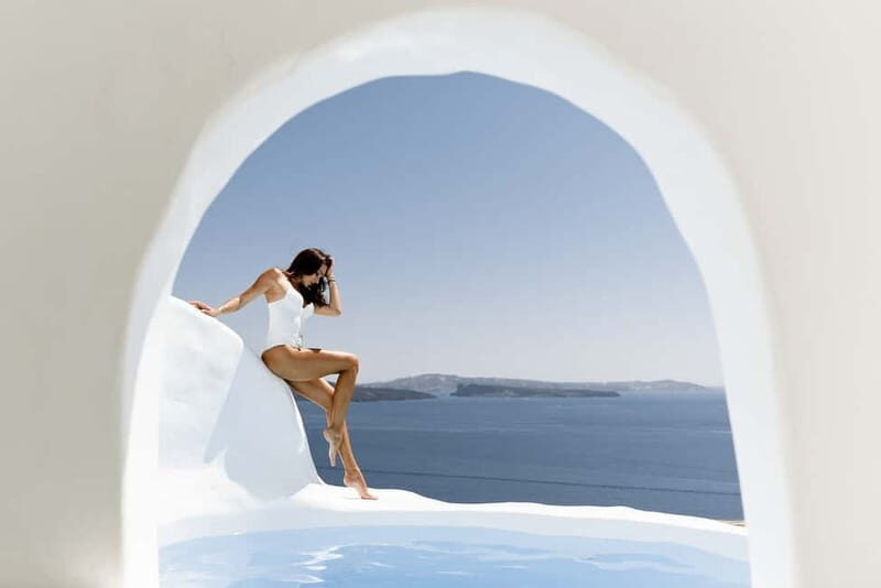 Santorini: Casual Photoshoot by Flying Dress Photo © - The Price and Its Value