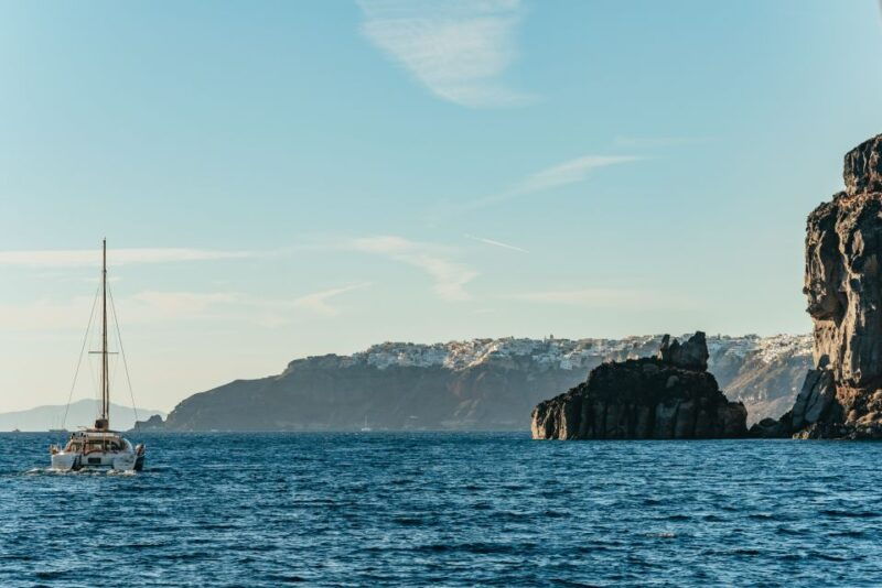 santorini-catamaran-caldera-cruise-with-meal-and-drinks