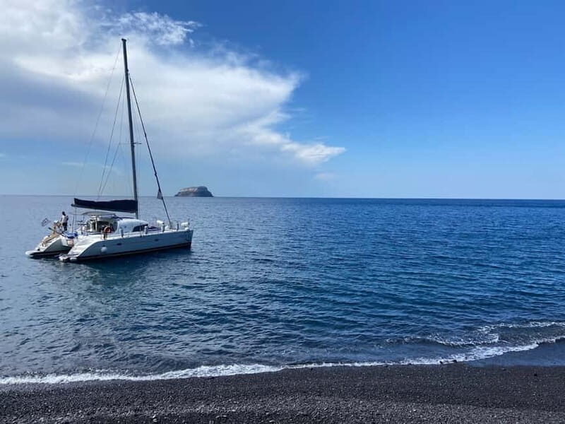 Santorini: Catamaran Cruise with Food and Drinks - What You Can Expect from This Santorini Catamaran Cruise