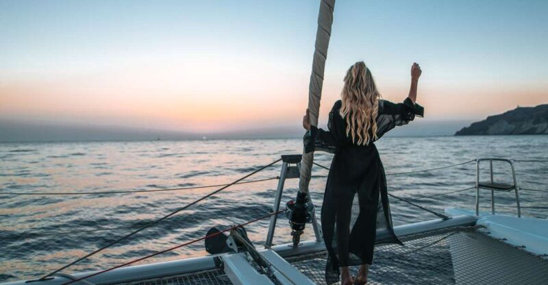santorini-catamaran-cruise-with-meal-open-bar