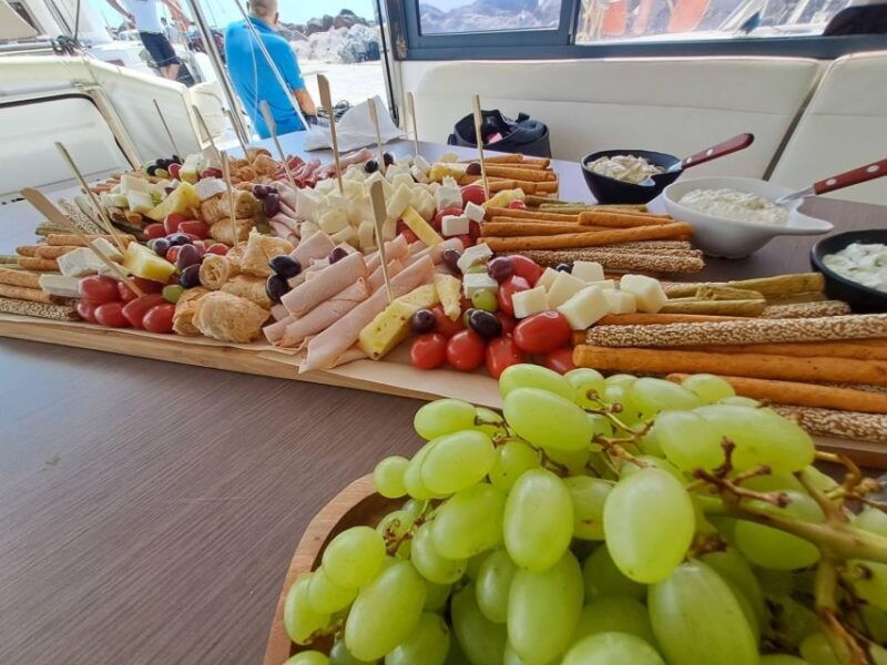 santorini-catamaran-sunset-skyline-cruise