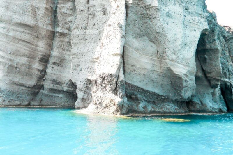 santorini-catamaran-tour-with-bbq-meal-and-unlimited-drinks
