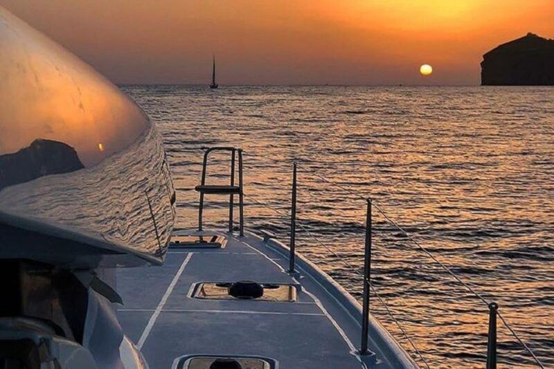 santorini-classic-catamaran-cruise-with-meal-open-bar