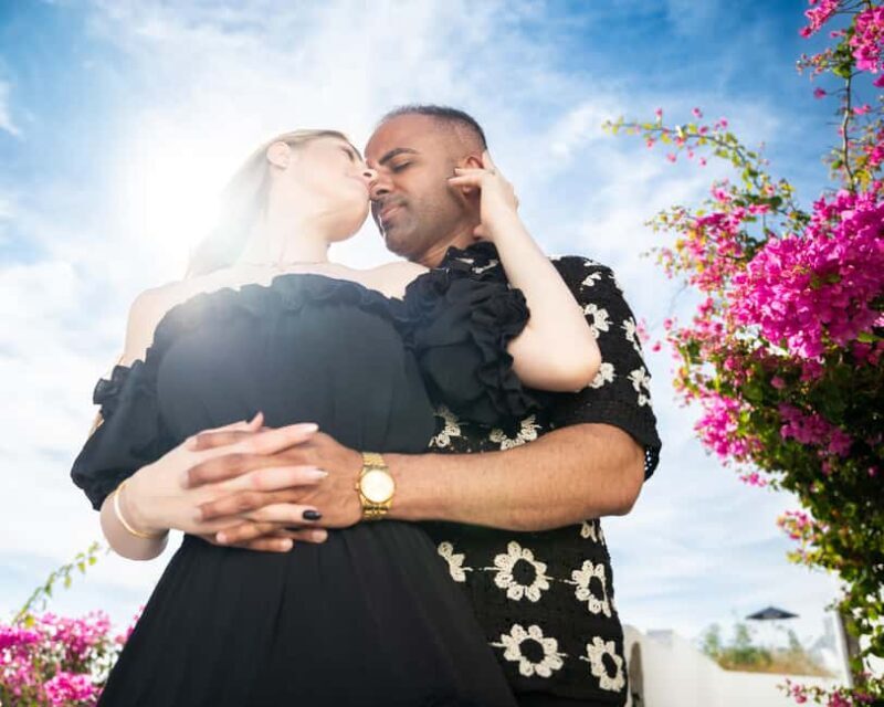 Santorini Couple Photoshooting - Key Points