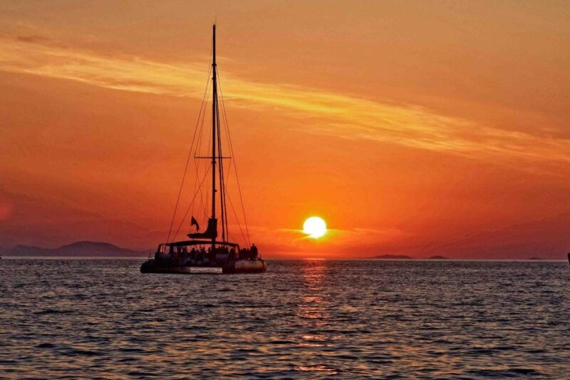 santorini-cruise-catamaran-with-bbq-drinks-day-or-sunset