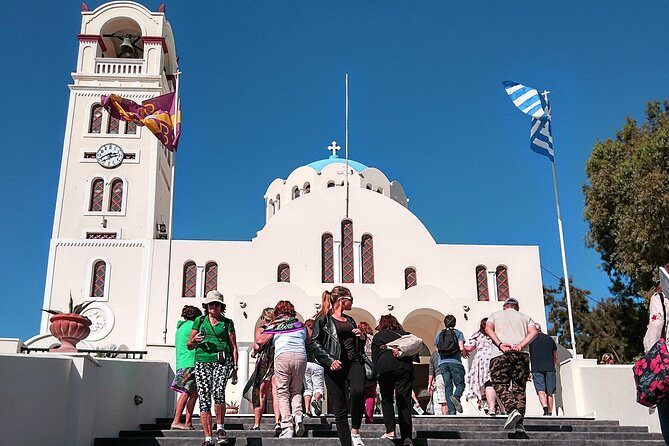 Santorini Day Tour with Sunset in Oia - Oia: The Iconic Village and Sunset Viewing