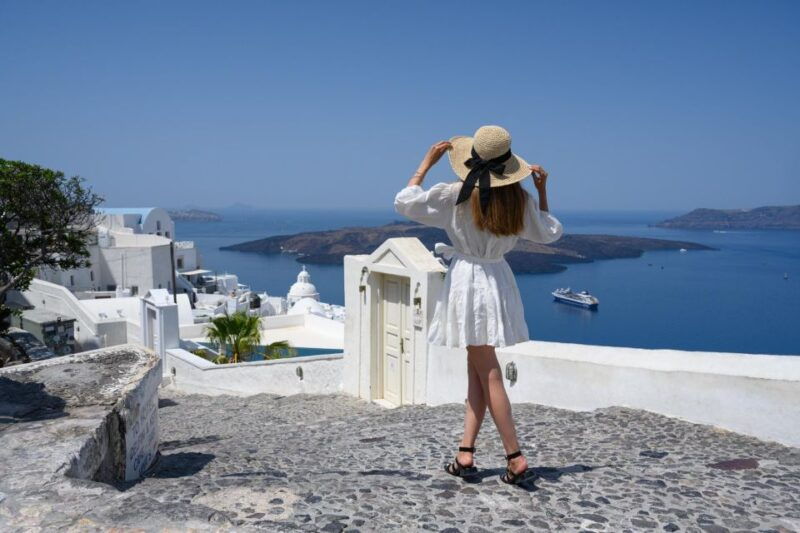 santorini-discover-with-locals-small-group-half-day-tour