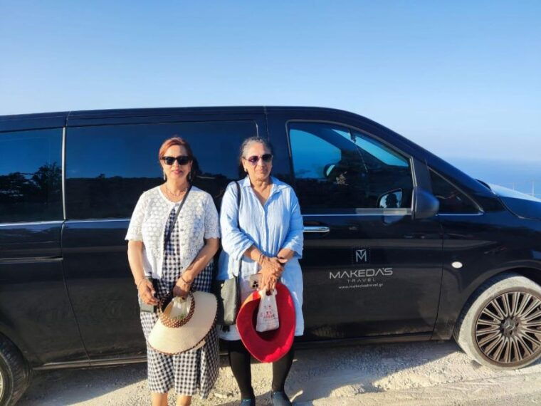 santorini-discover-with-locals-small-group-half-day-tour