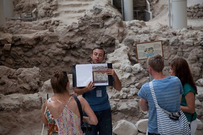 santorini-discovery-tour-with-lunch-and-wine-tasting-2