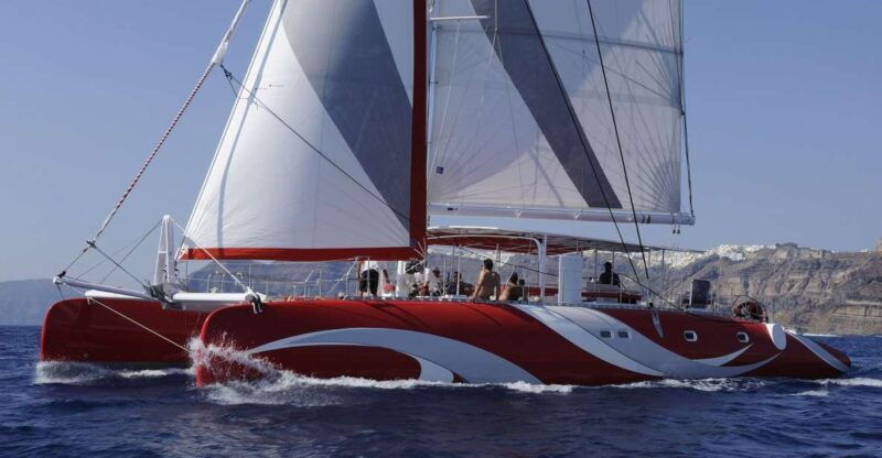 santorini-dream-catcher-5-hour-sailing-trip-in-the-caldera