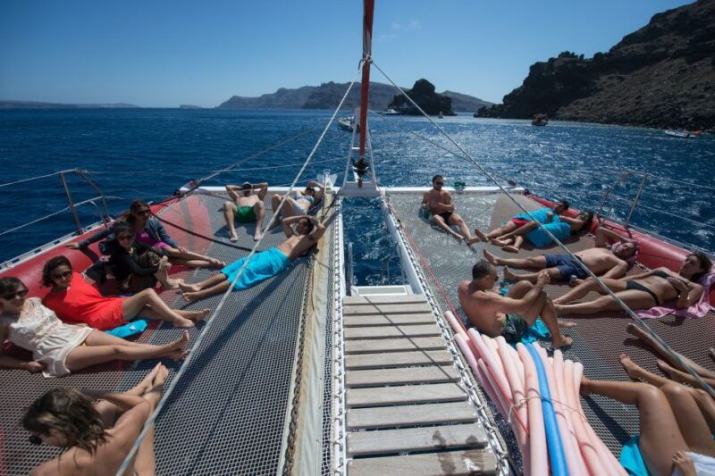 santorini-dream-catcher-5-hour-sailing-trip-in-the-caldera