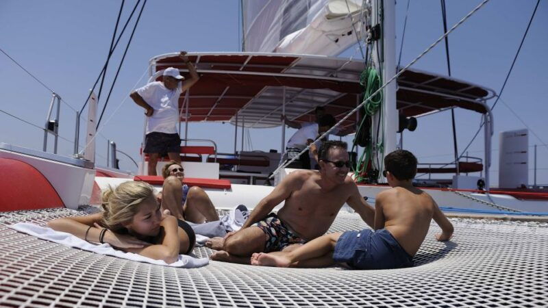 santorini-dream-catcher-5-hour-sailing-trip-in-the-caldera