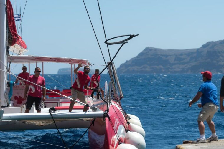 santorini-dream-catcher-5-hour-sailing-trip-in-the-caldera