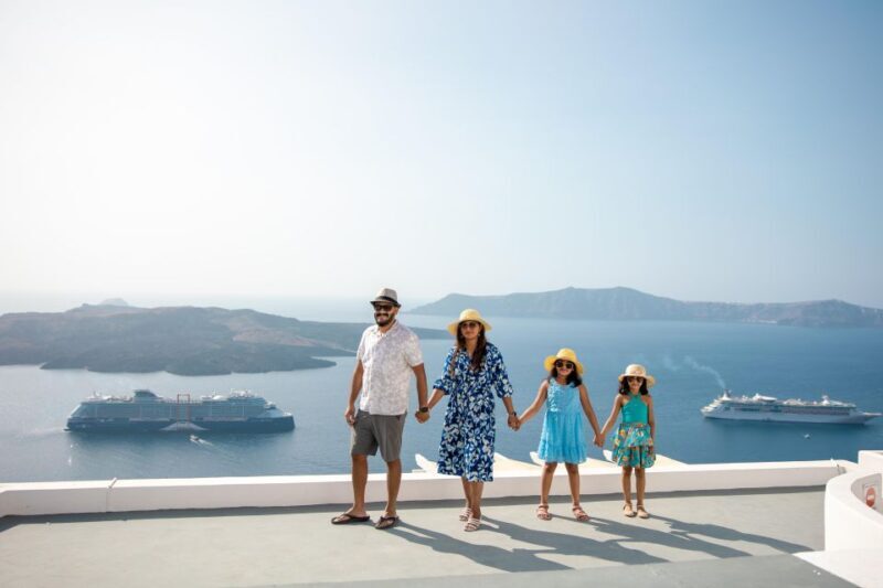 Santorini Family Photoshoot (Oia Village) - What Is the Santorini Family Photoshoot in Oia?