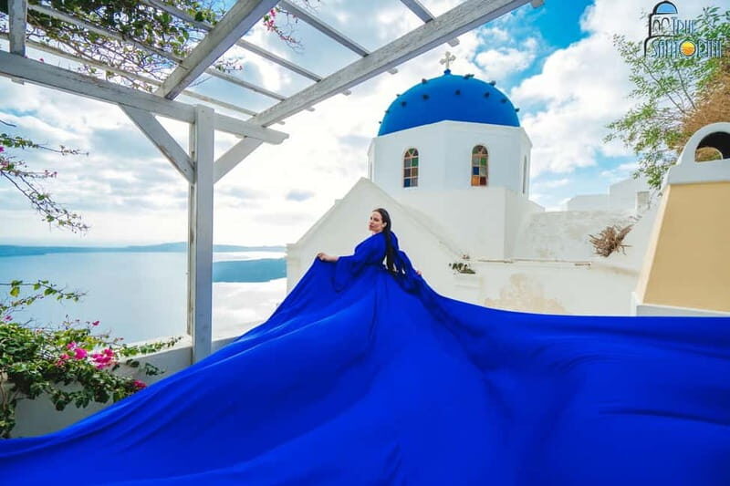 Santorini: Flying Dress Photoshoot with Edited Photos - Key Points