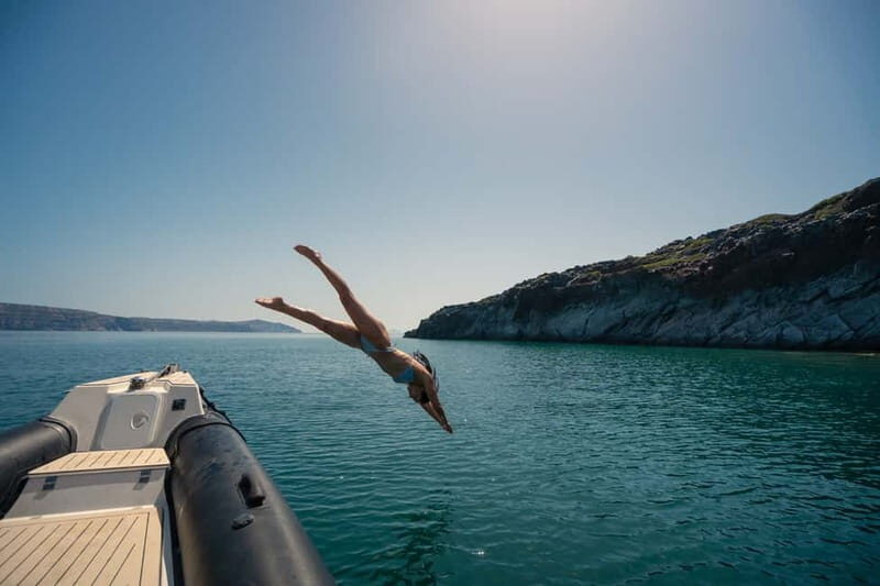 Santorini: half day exclusive speedboat cruise - Key Points
