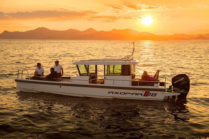 santorini-half-day-motorcruiser-private-cruise-incl-mealdrinks-free-transport-2