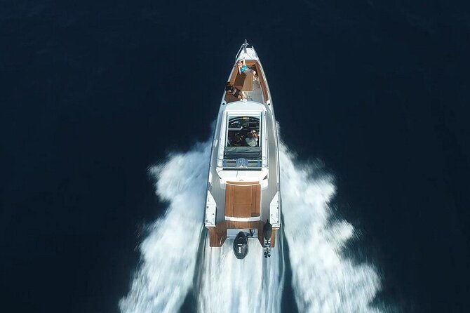 santorini-half-day-motorcruiser-private-cruise-incl-mealdrinks-free-transport-2