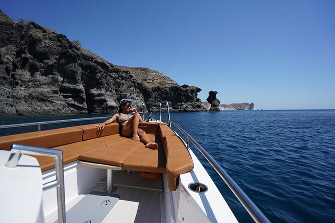 santorini-half-day-motorcruiser-private-cruise-incl-mealdrinks-free-transport