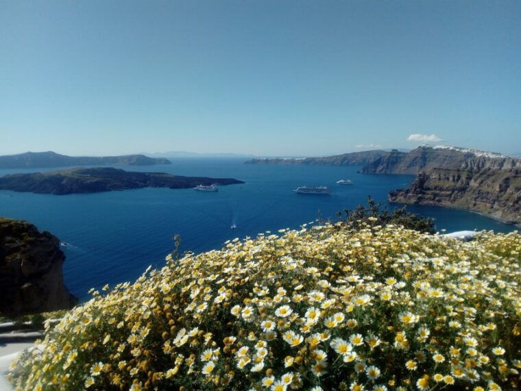 santorini-half-day-sightseeing-tour-with-hotel-pickup