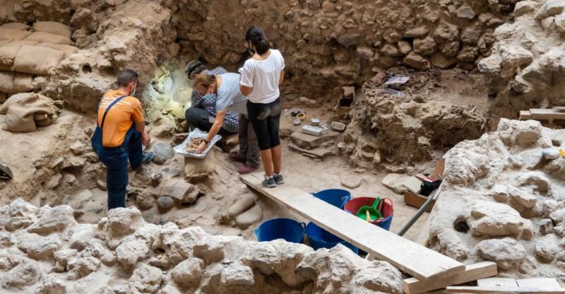 Santorini HISTORY & ARCHEOLOGY Tour (up to 8 guests) - Benefits of Guided Transportation and All-Inclusive Pricing