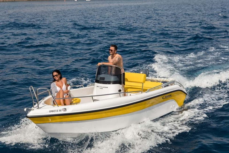 Santorini: license free boat in Santorini - What to Expect from the Santorini License-Free Boat Rental