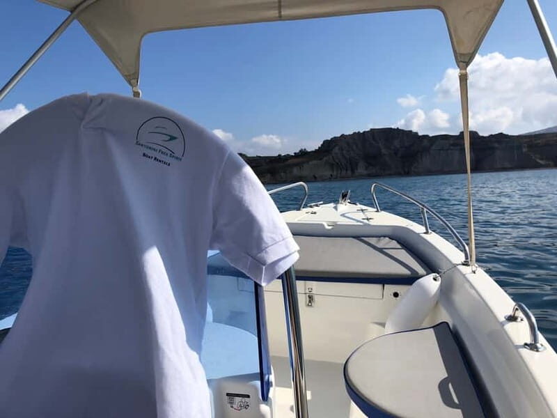 Santorini: License-Free Boat Rental with Ice, Water, & Fruit - The Downsides to Consider