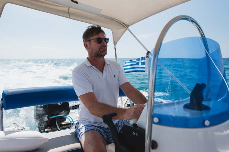 Santorini: License-Free Boat Rental with Ice, Water, & Fruit - FAQ