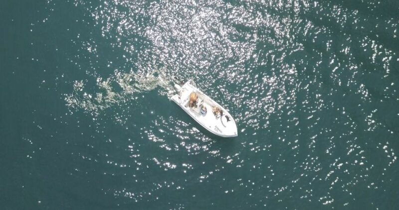 santorini-license-free-boat-rental-with-snorkeling-gear