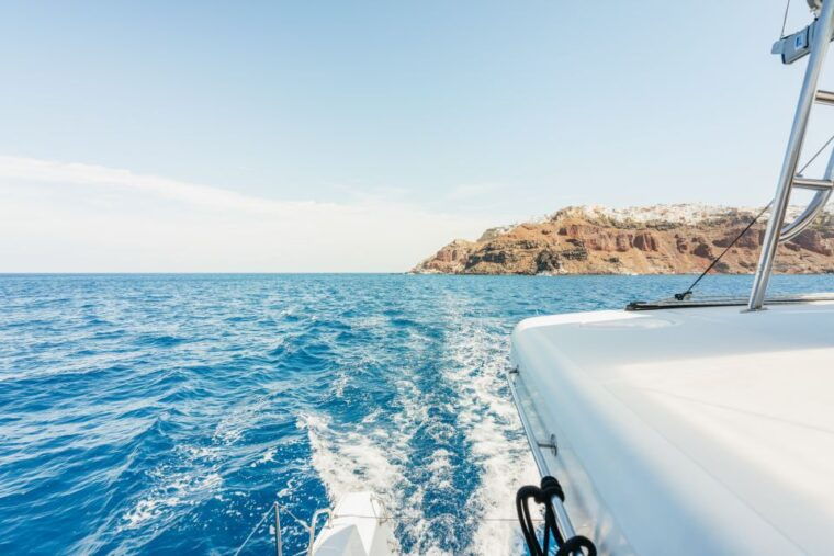 santorini-luxury-catamaran-day-trip-with-meal-and-open-bar