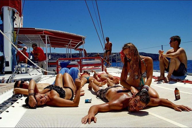 santorini-luxury-cruise-with-greek-meal-swim-stops-and-pickup