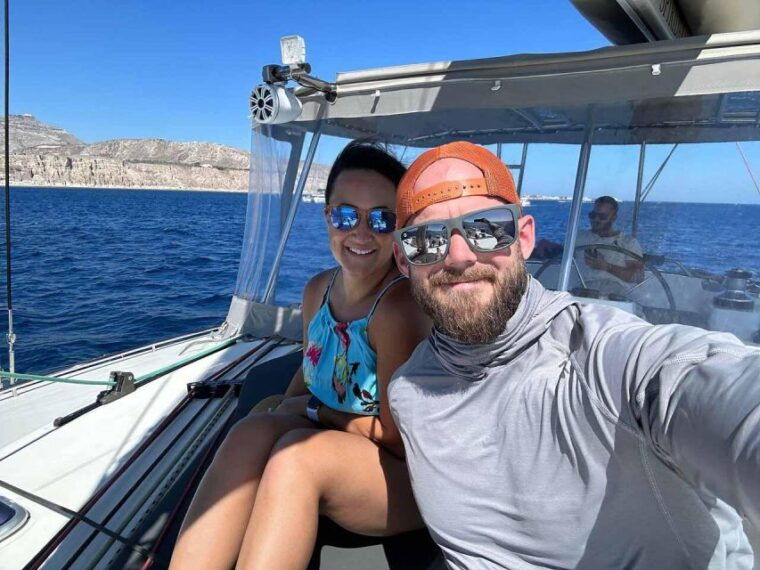 santorini-luxury-morning-cruise-from-oia-town