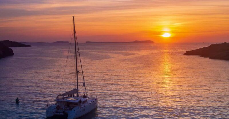 santorini-luxury-sunset-cruise-with-dinner-bbq-and-drinks