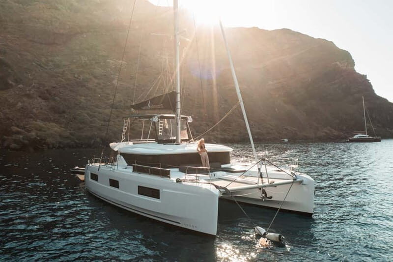 Santorini: Majestic Catamaran Cruise with Meal and Drinks - An Overview of the Santorini Catamaran Experience