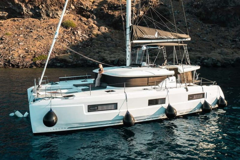 Santorini: Majestic Catamaran Cruise with Meal and Drinks - Practical Tips for Booking and Enjoying the Tour