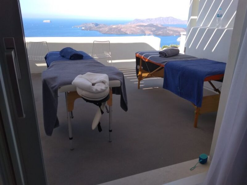 Santorini: Mobile Couples Massage at Your Private Villa - A Closer Look at the Experience  