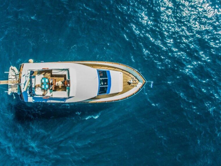 santorini-motor-yacht-day-cruise-with-5-course-lunch-2