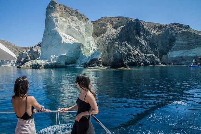 santorini-motor-yacht-day-cruise-with-5-course-lunch