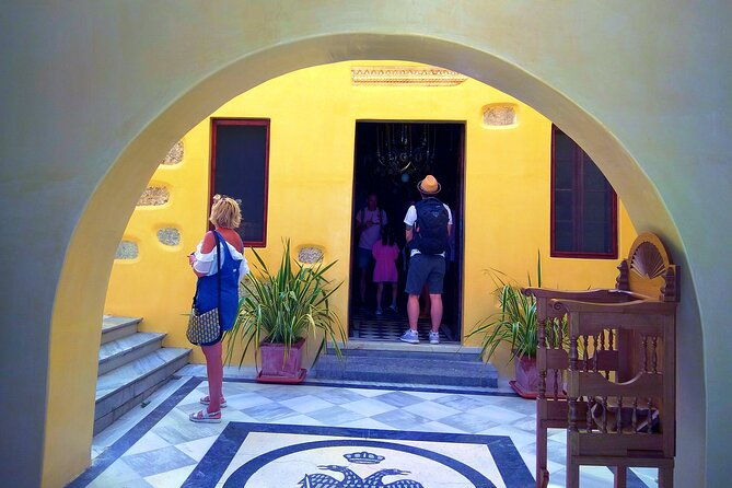 santorini-must-see-highlights-private-sightseeing-tour