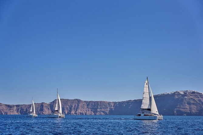 santorini-oia-caldera-luxury-day-cruise-with-bbq-drinks