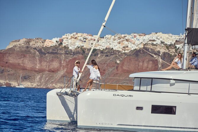 santorini-oia-caldera-luxury-day-cruise-with-bbq-drinks