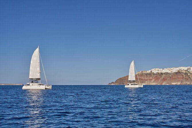 santorini-oia-caldera-luxury-day-cruise-with-bbq-drinks