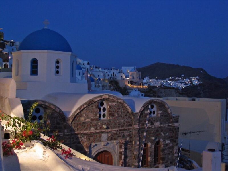 Santorini: Oia Cultural Highlights Sunset Walking Tour - Who Should Consider This Tour?