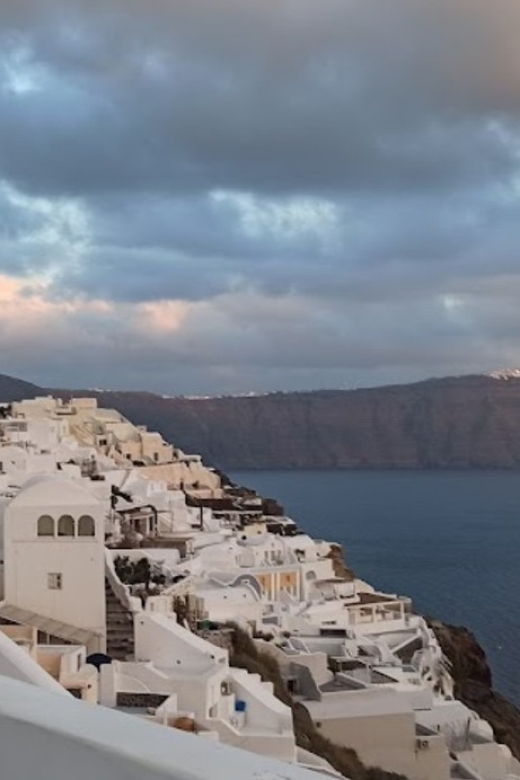santorini-oia-cultural-highlights-sunset-walking-tour